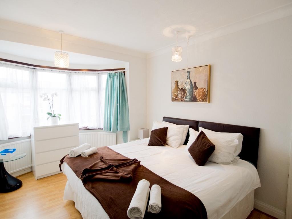 Gable Lodge Londra Exterior foto
